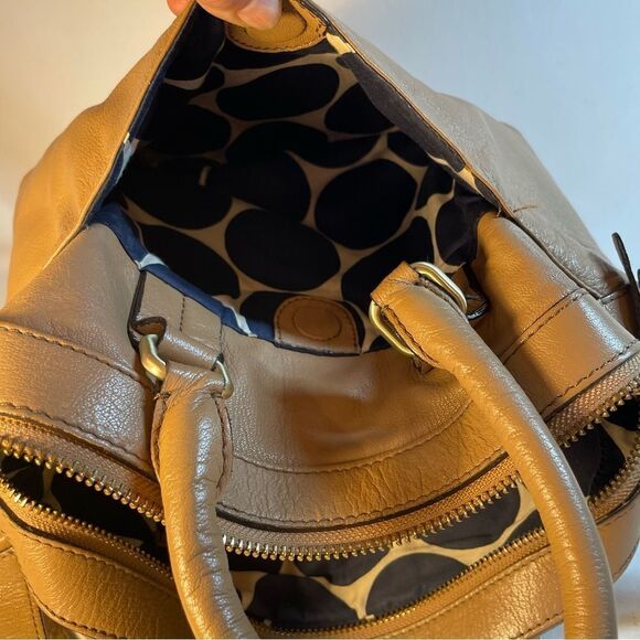 Boden Tan Leather Crossbody shoulder Bag - Picture 13 of 15